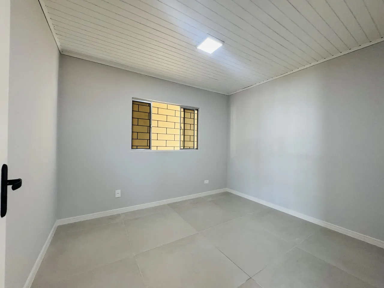 Rental house with 2 bedrooms and a balcony — photo 2