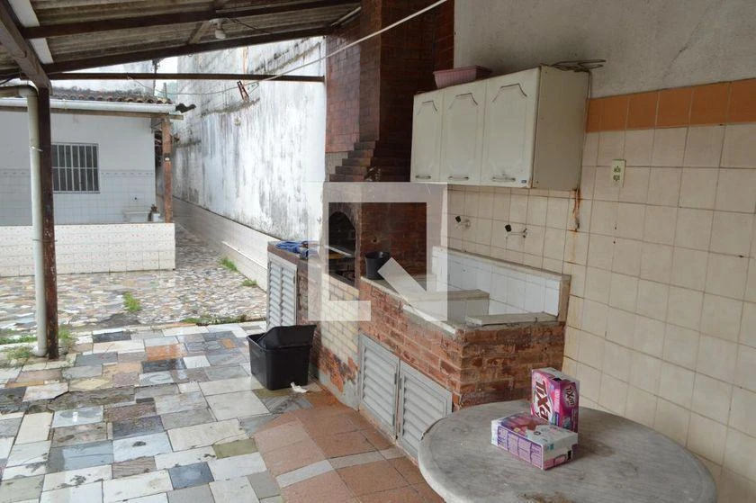 House, 600 m², with a grill on the balcony
