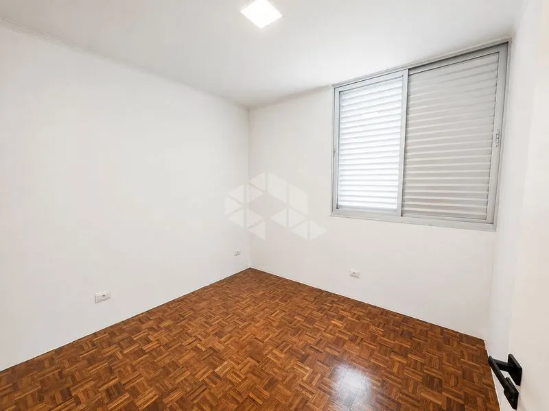 Apartment, 140 m², with wood or laminate floors — photo 22
