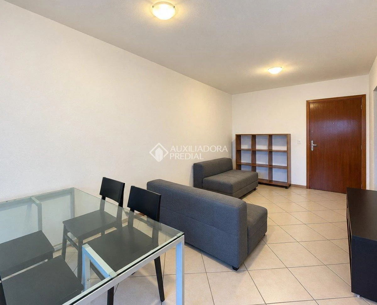 2-bedroom apartment with a washing machine in Florianópolis