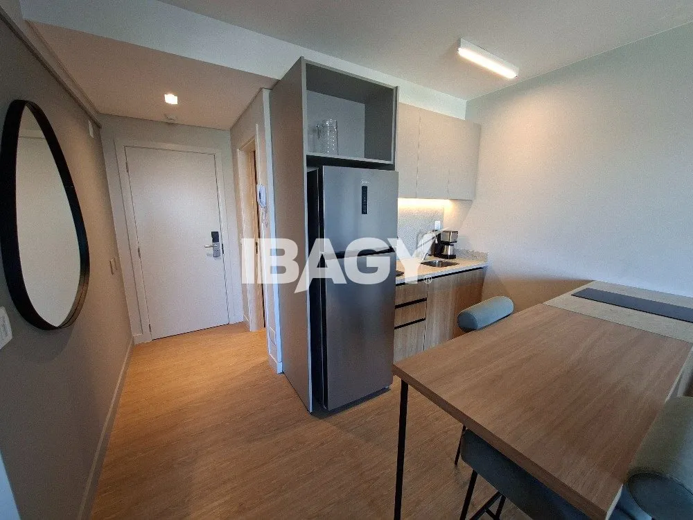 Studio with a glassed-in balcony and open-plan kitchen — photo 142