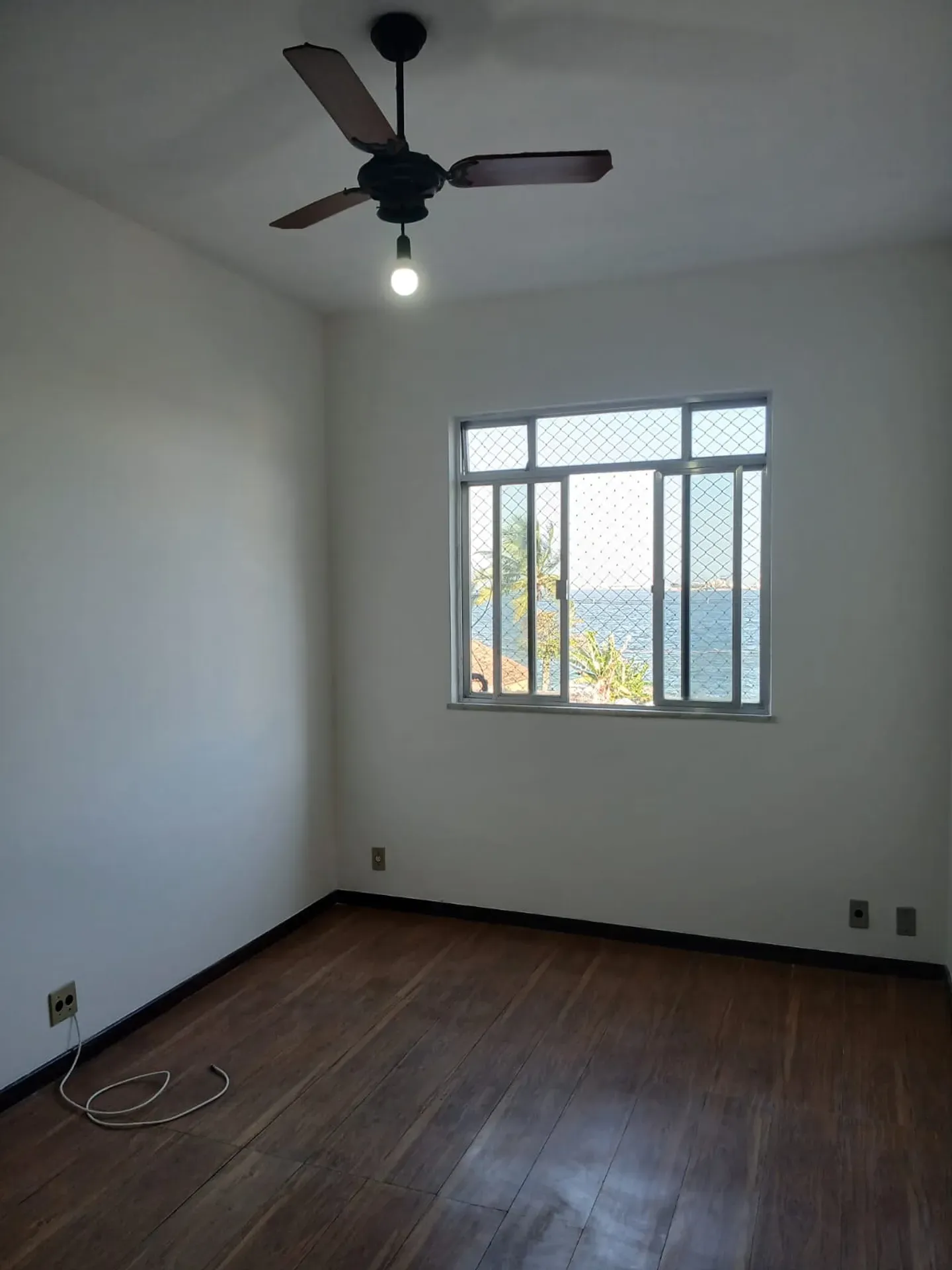 Apartment on the 1st floor with a water view