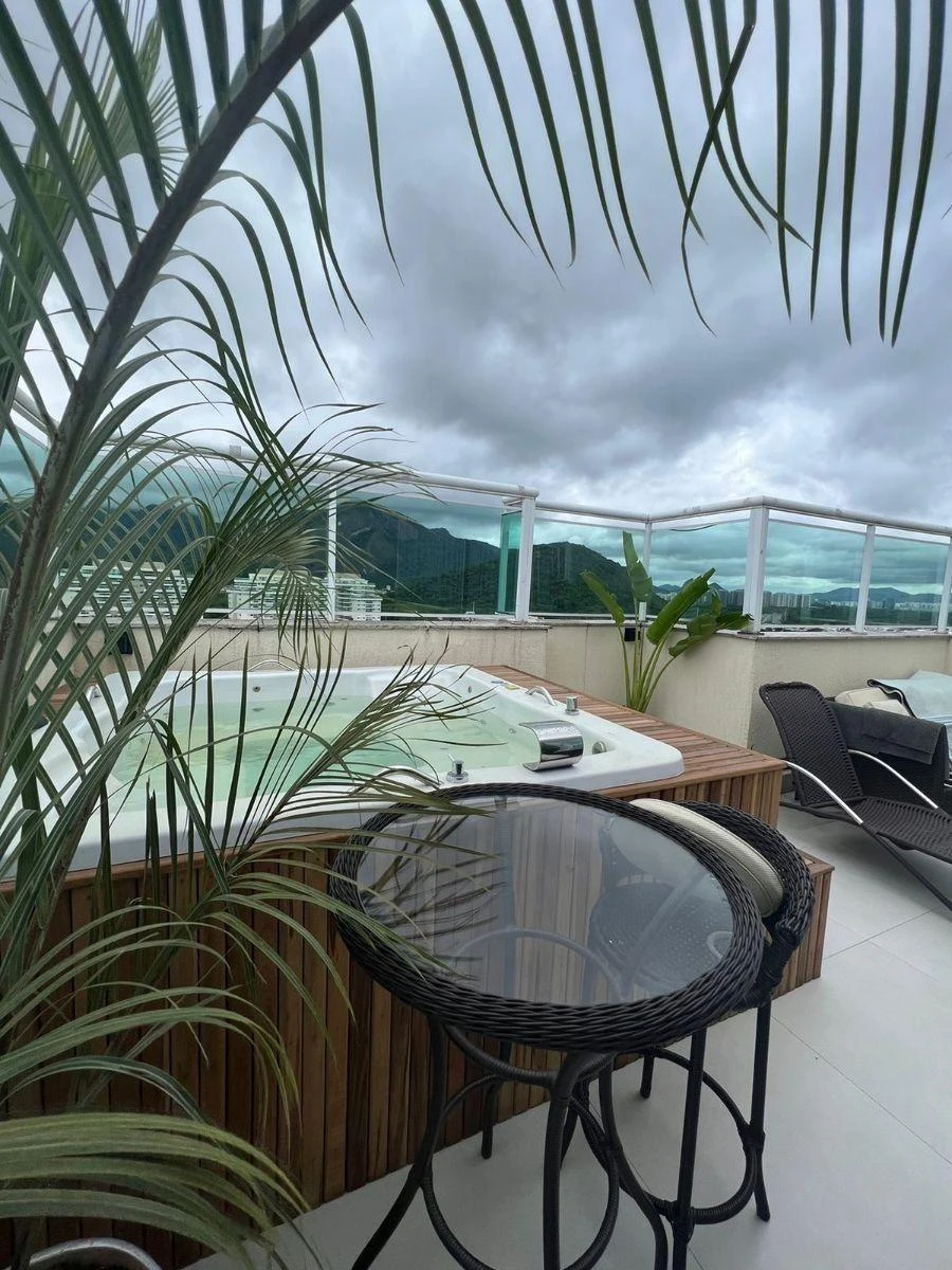 Furnished 189 m² apartment with 3 en-suite bedrooms and 2 parking — photo 7