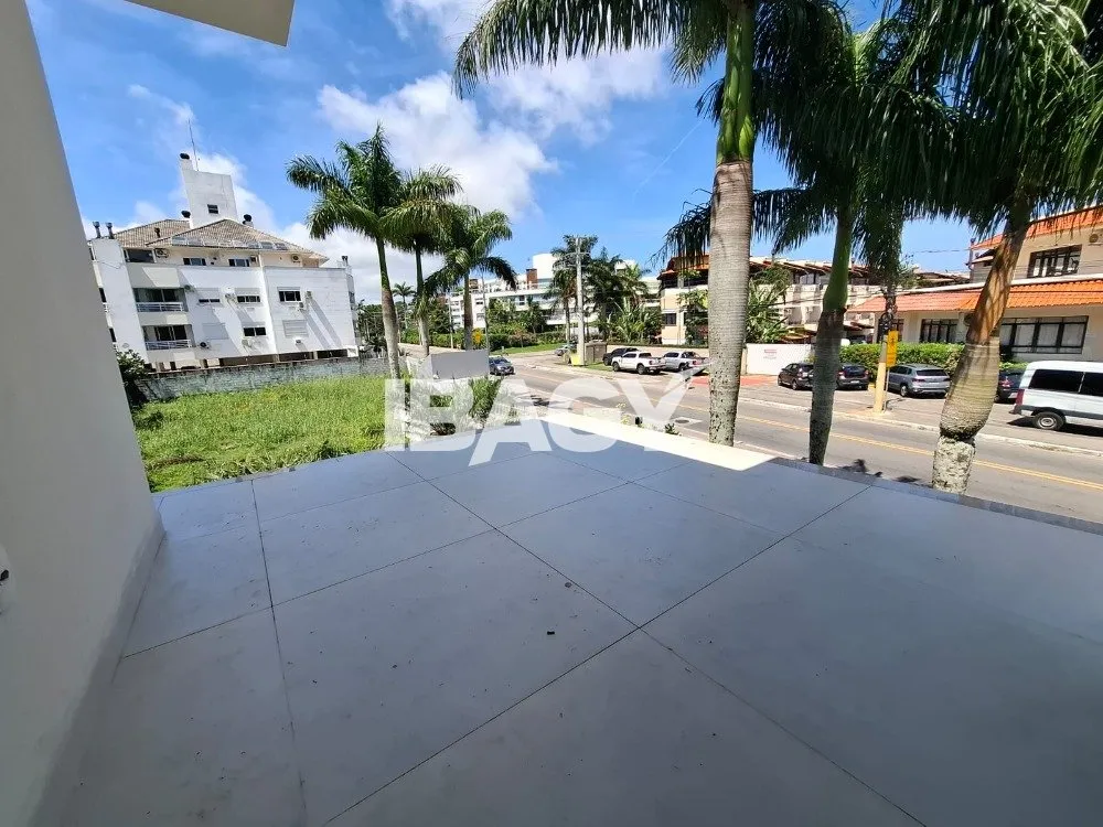 Furnished house with 4 en-suites and 220 m², no parking — photo 12