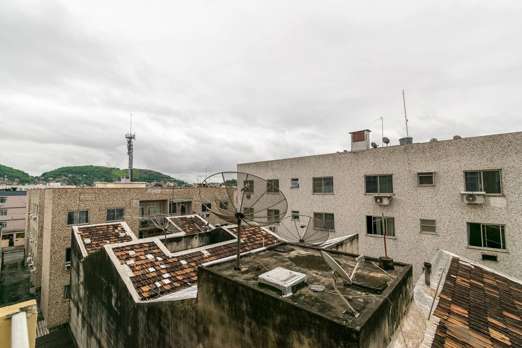 2-bedroom apartment with a mountain view in Rio de Janeiro — photo 3