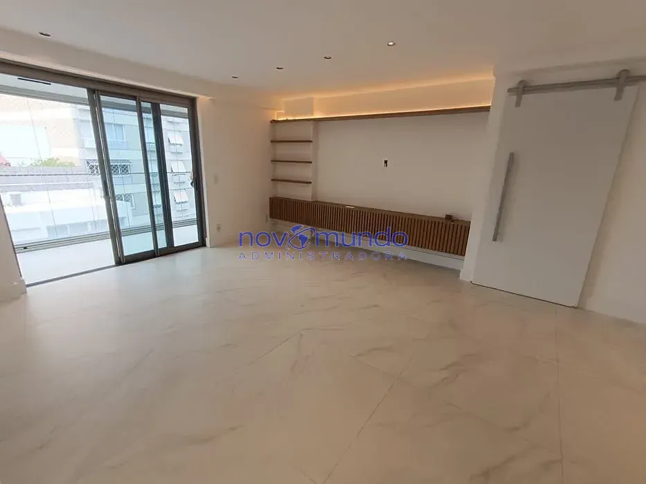 Apartment with 1 bedroom, 3 bathrooms and 2 parking spots — photo 20