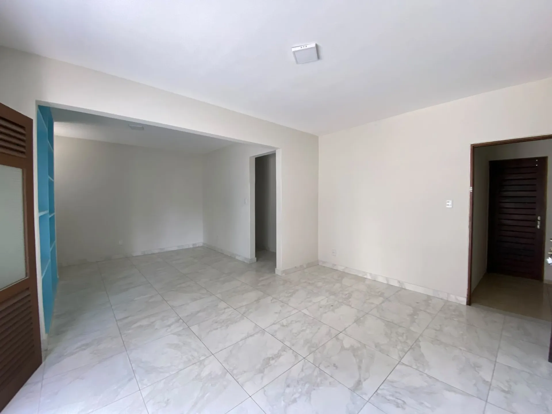 Гардеробная и 2 спальни: квартира 107 м² — photo 10