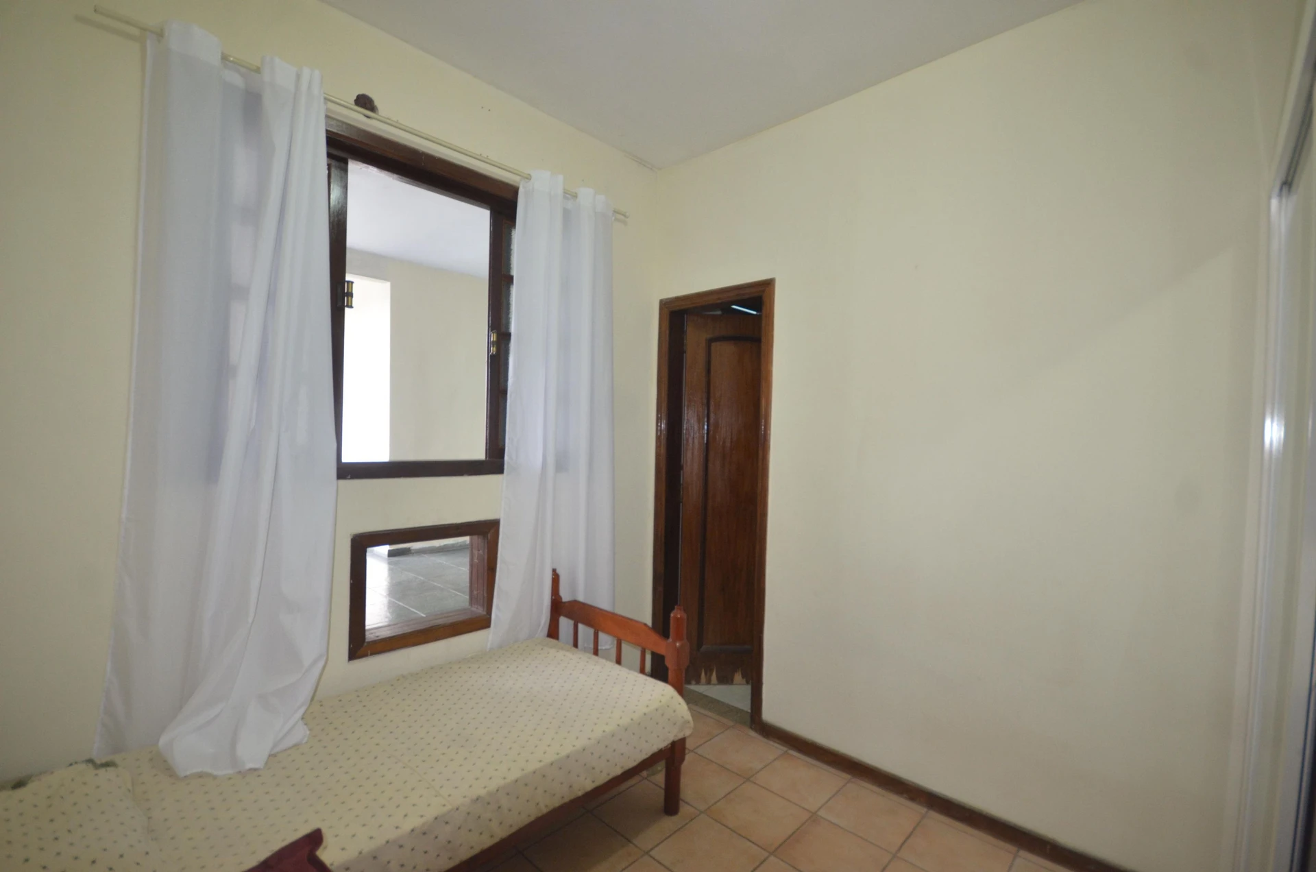 Furnished house with 7 bedrooms and 7 bathrooms — photo 42