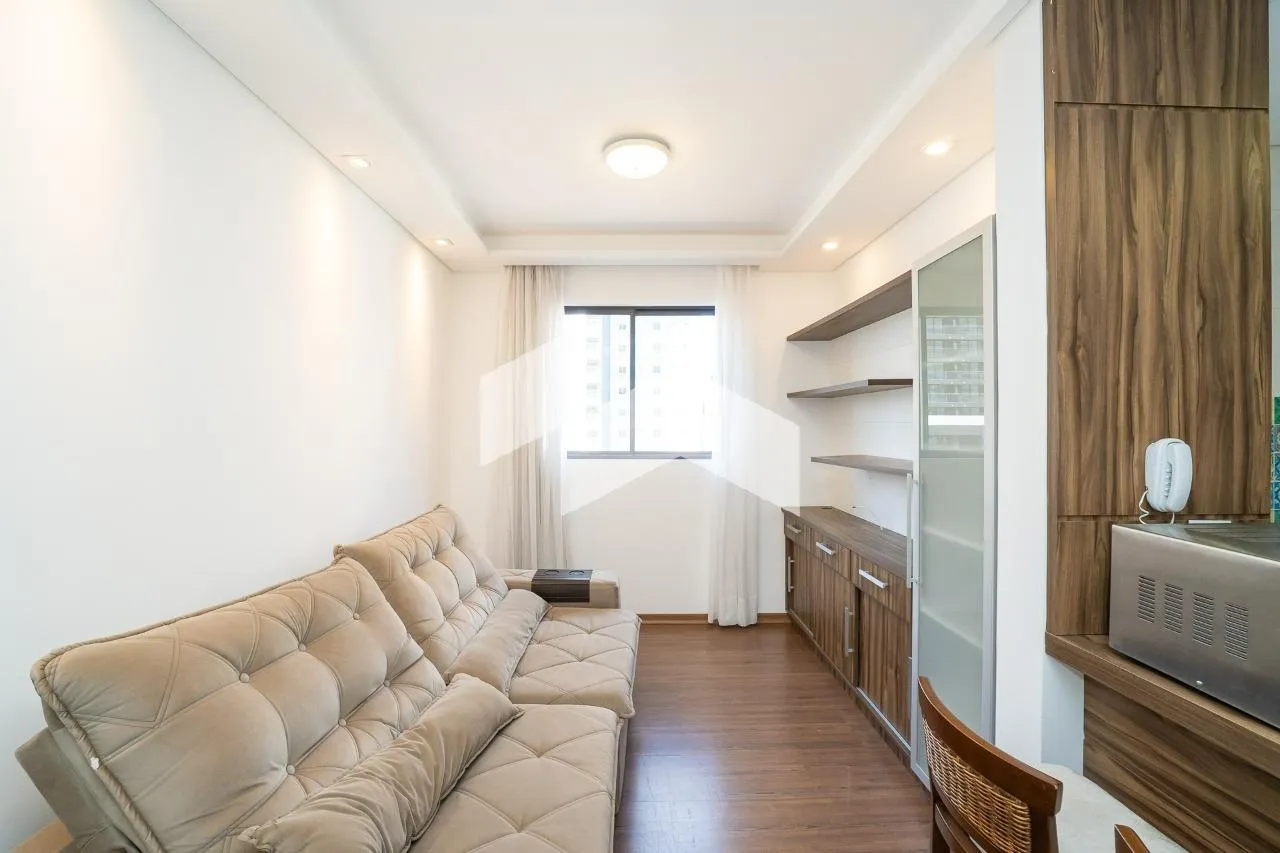 Furnished 2-bedroom apartment with 1 bathroom — photo 3
