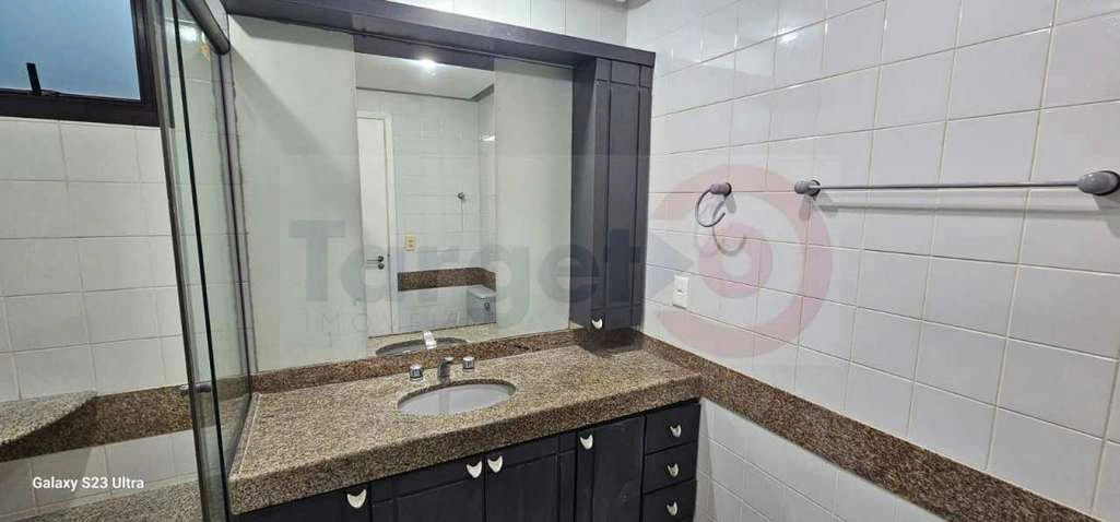 Apartamento de 3 suítes com 200 m² e 2 vagas cobertas — photo 2