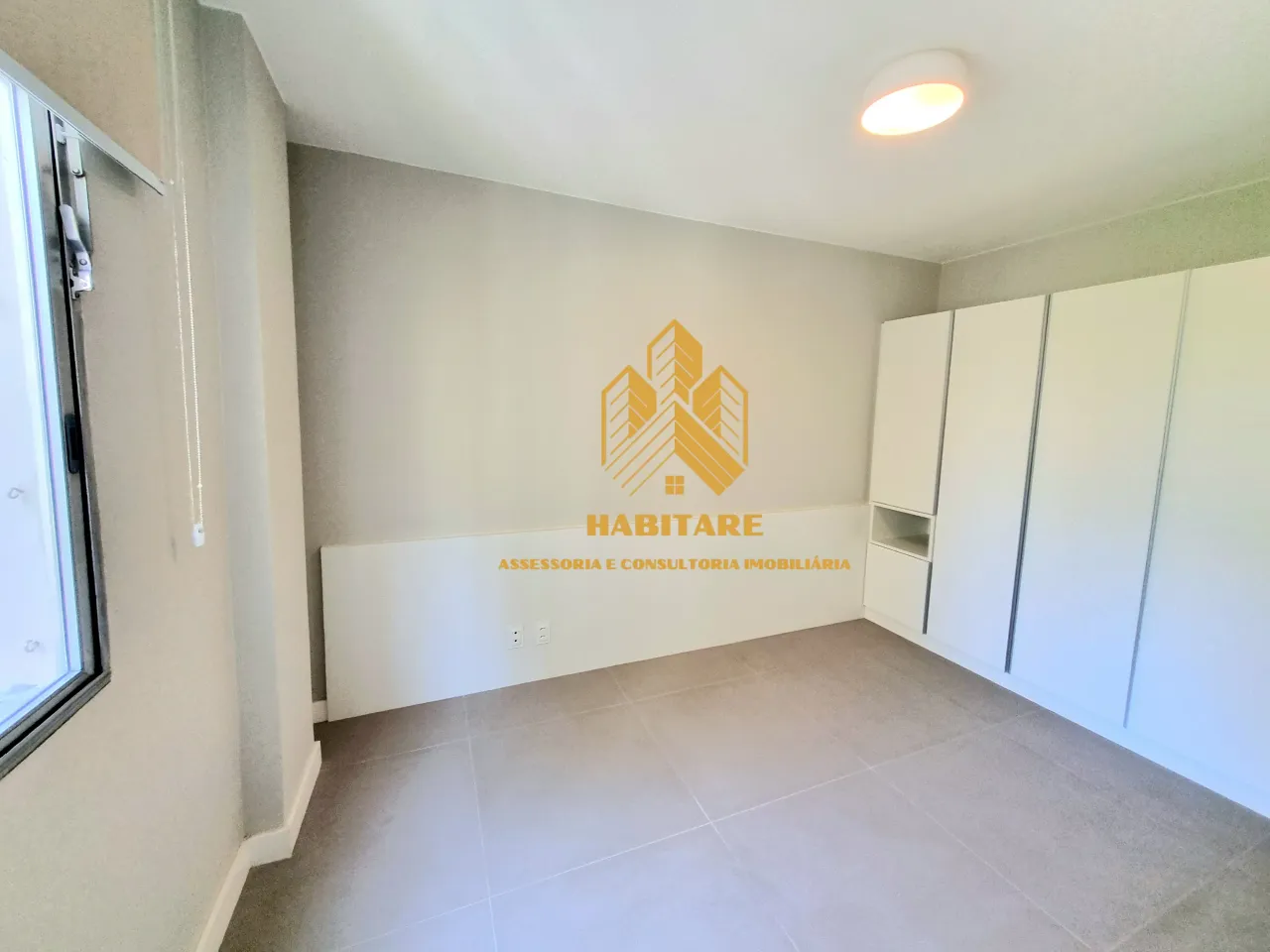 Квартира з 3 спальнями та 3 ванними з балконом і паркомісцем — photo 14