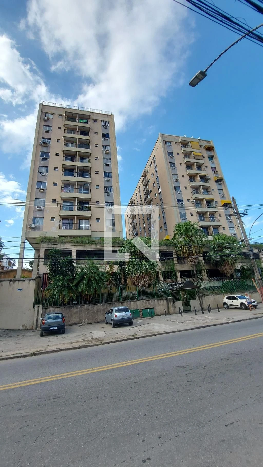 Unfurnished 2-bedroom apartment with 2 bathrooms and parking — photo 42