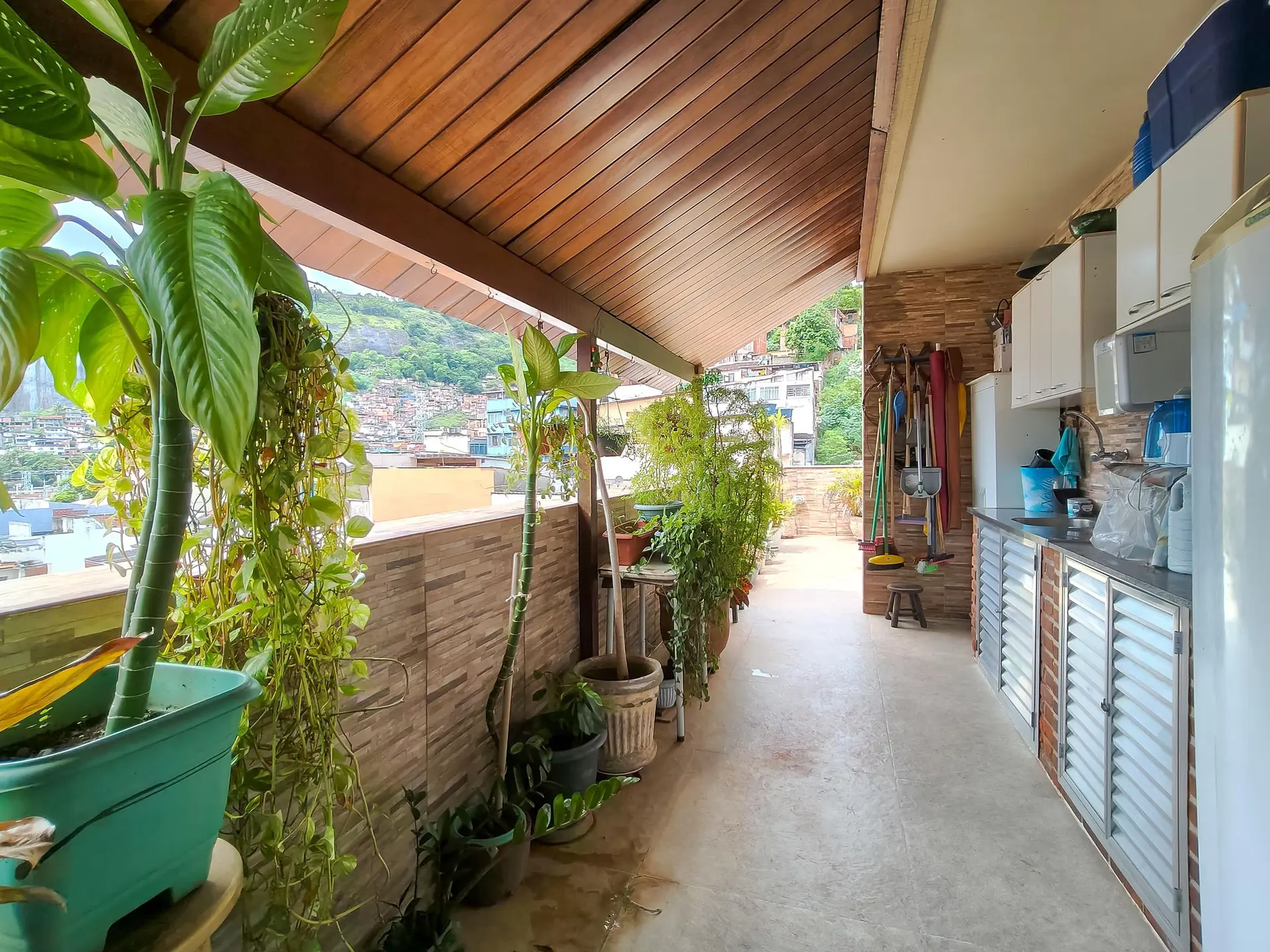 Mountain view in a 3-bedroom apartment, 200 m² — photo 63