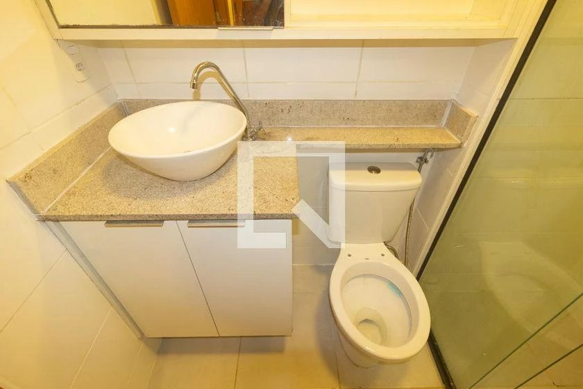 2-bedroom apartment in a building with a gym — photo 31