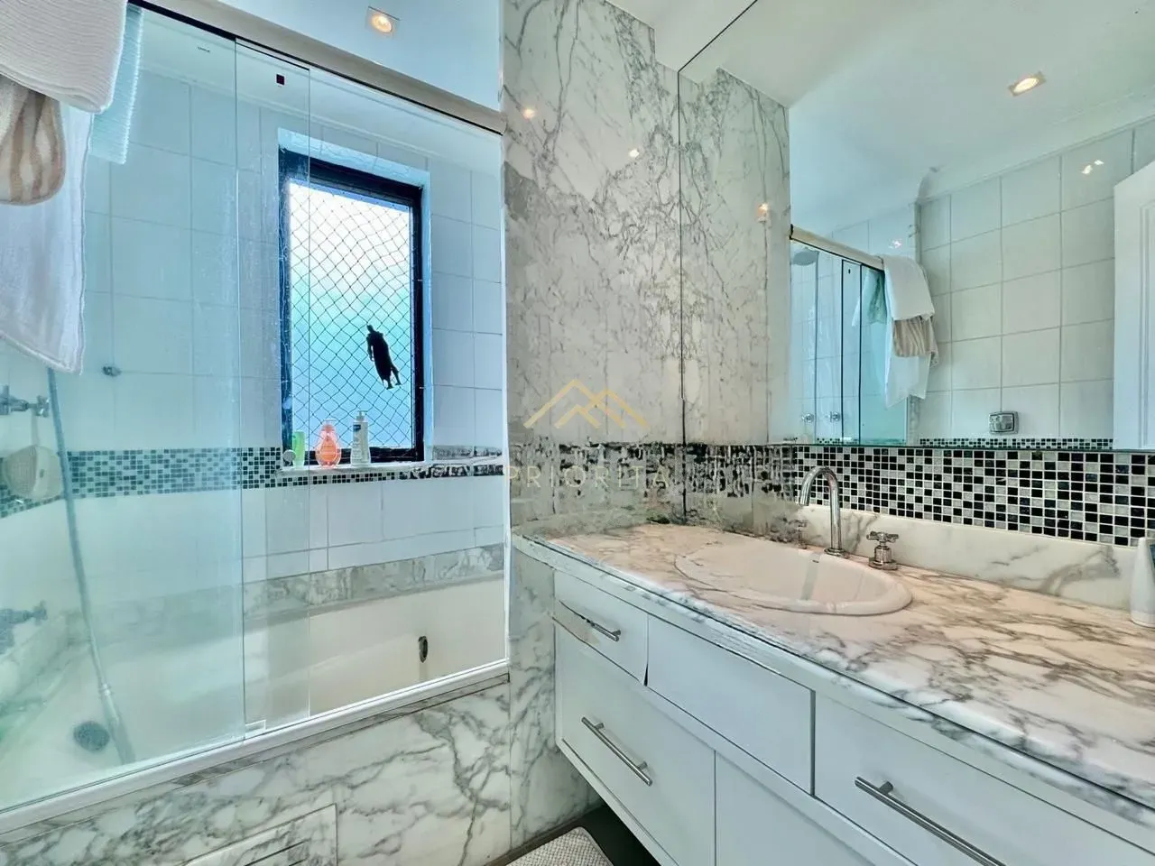 Duplex penthouse with 4 bedrooms and 5 bathrooms — photo 39