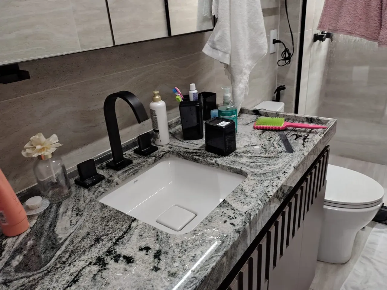 Apartamento com 3 quartos e varanda, pisos de cerâmica — photo 32