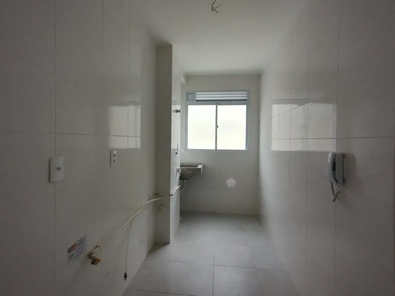 2-bedroom apartment in a building with a gym — photo 13