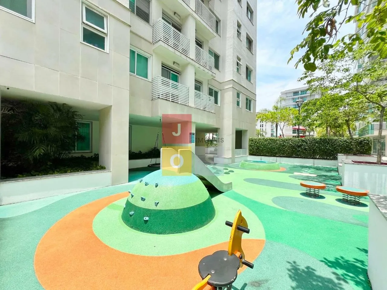 Furnished 4-bedroom suite apartment with 156 m² — photo 174