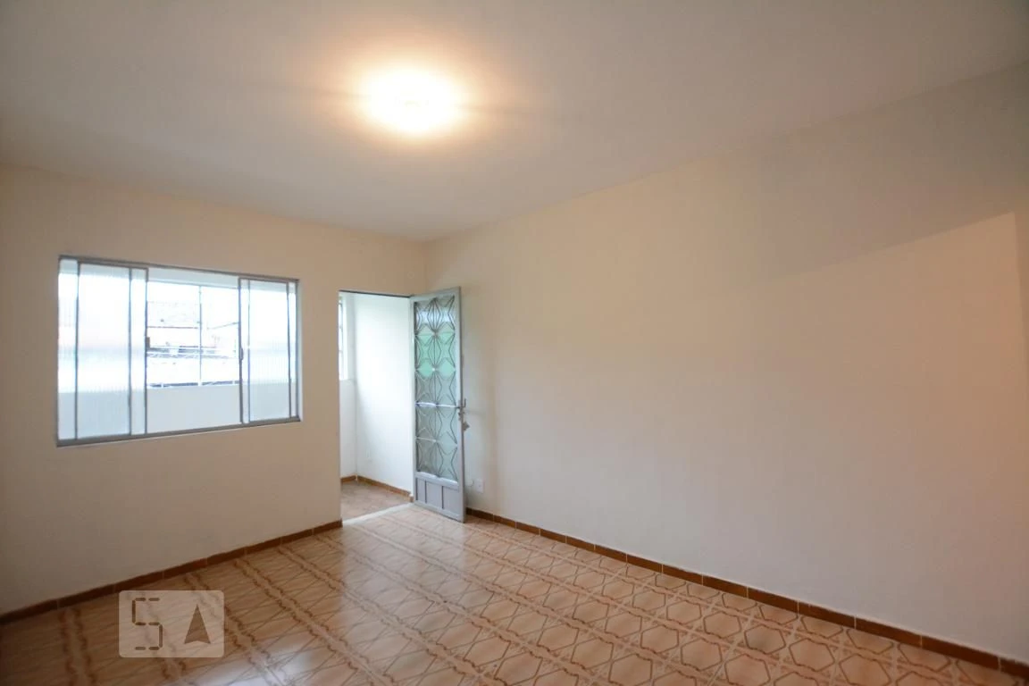 3-bedroom apartment with a glass-enclosed balcony — photo 18