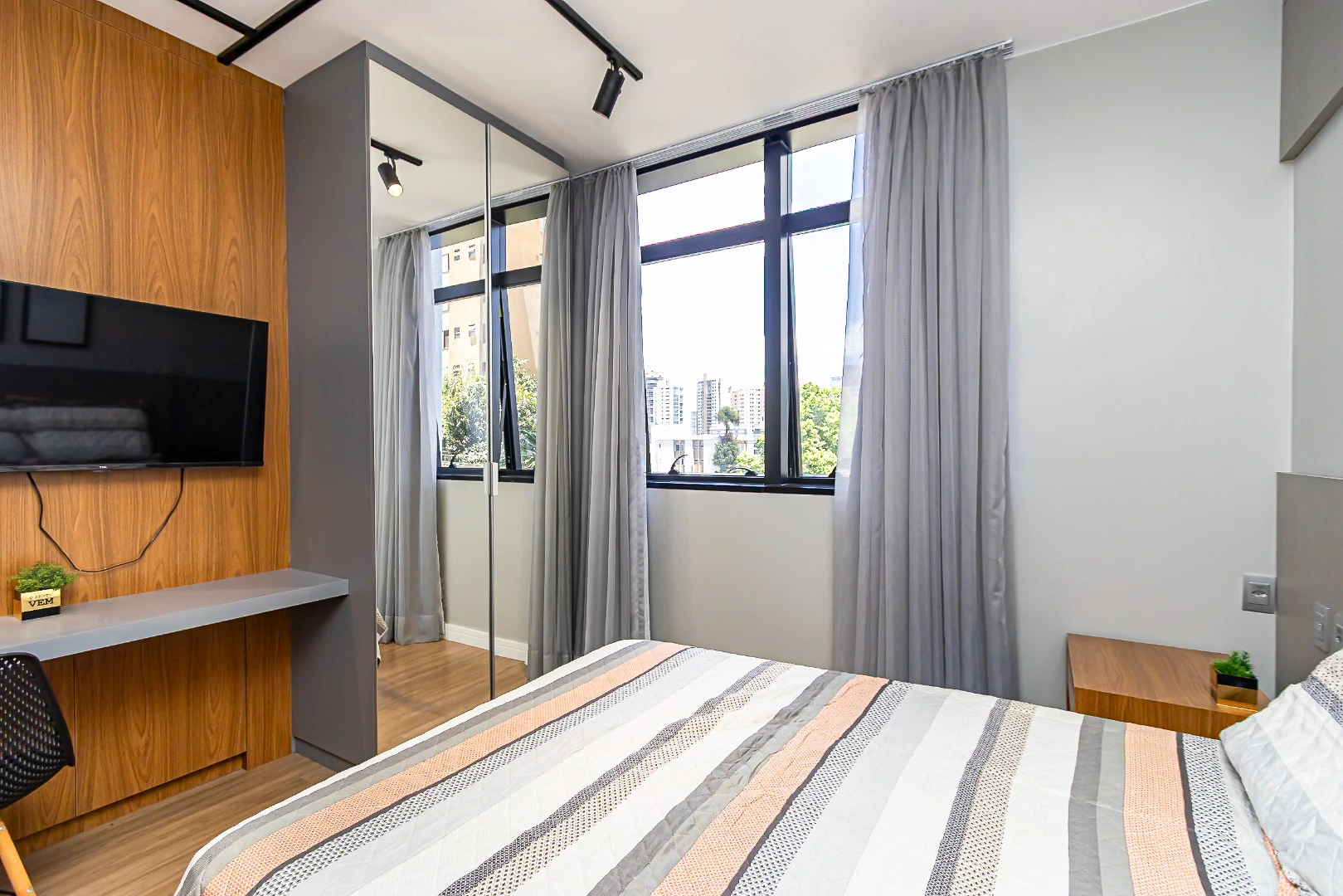 Departamento con espacio de home office en Curitiba — photo 11
