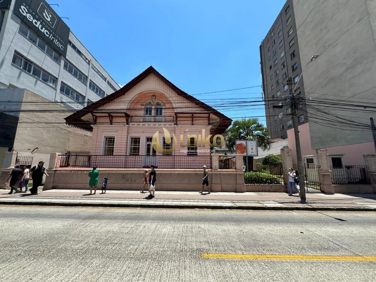 House with 3 bedrooms, 1 bathroom, 5 parking spaces — photo 14
