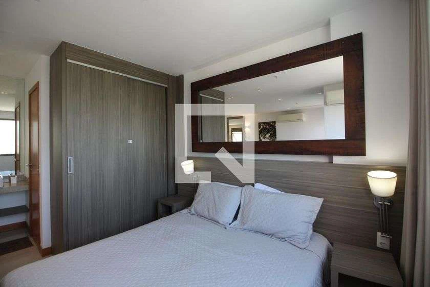 Меблированное студио 38 м² с 1 спальней и балконом — photo 16