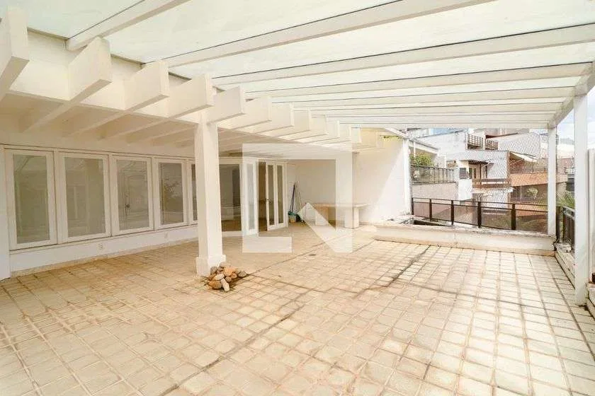 626 m² penthouse with 4 bedrooms and 3 parking spaces — photo 16