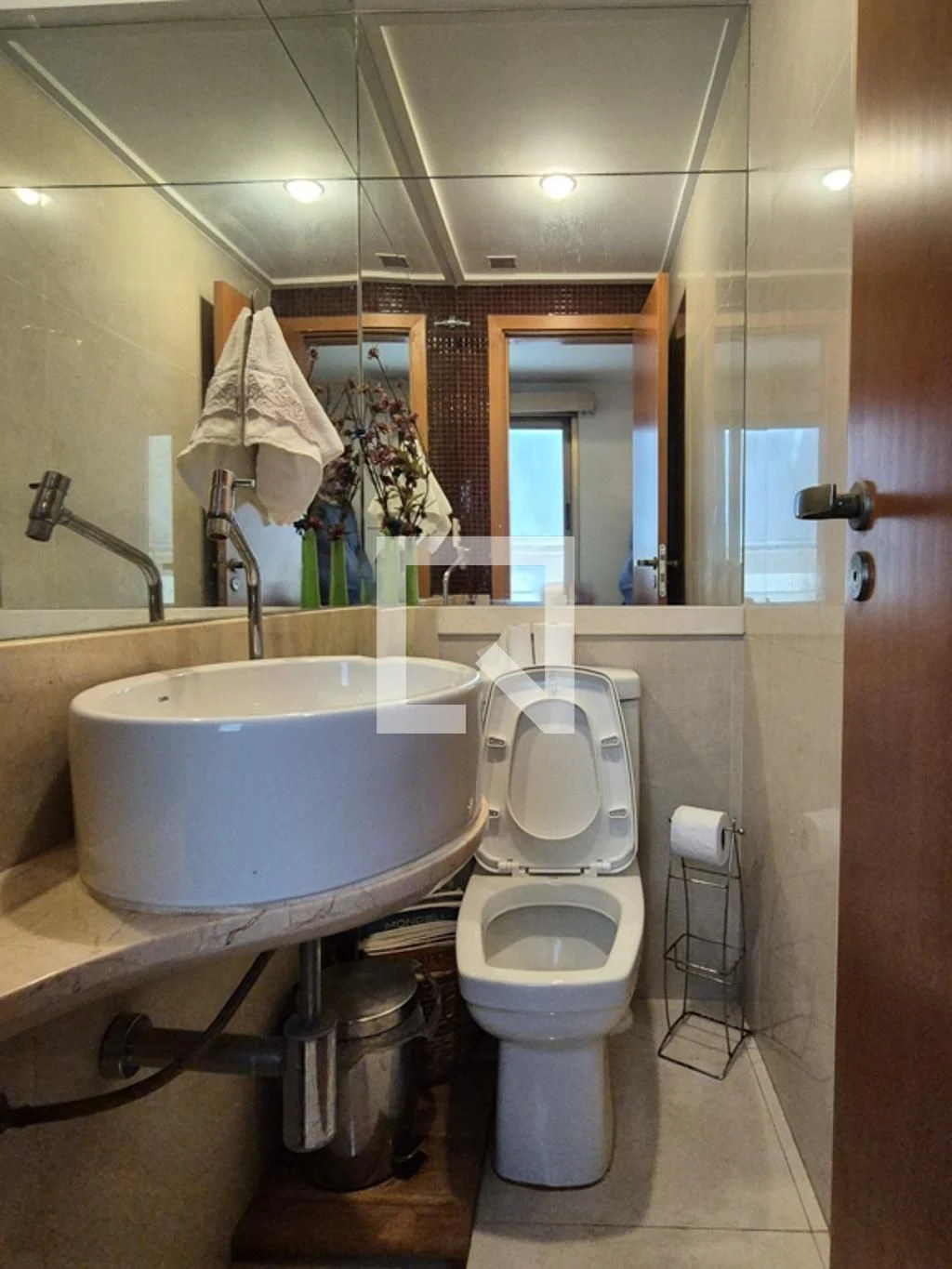 Furnished apartment with 5 en-suite bedrooms and terrace — photo 89