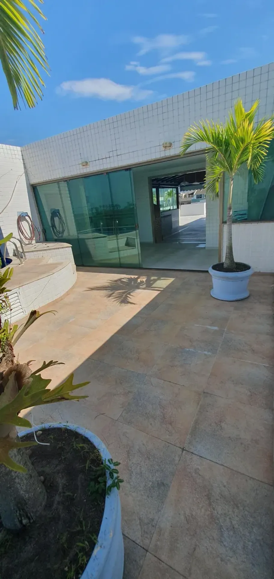 Duplex penthouse with 381 m² and a built-in grill balcony — photo 14