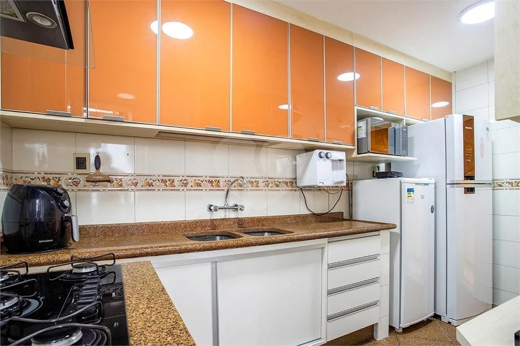 Furnished 127 m² apartment with 3 bedrooms and 3 baths — photo 5