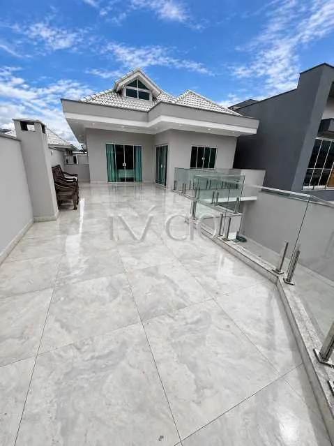 400 m² house with a glass-enclosed balcony and a bathtub — photo 27