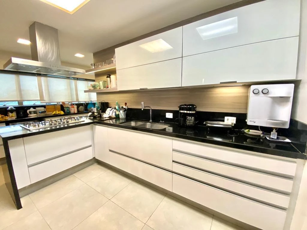 Furnished penthouse with balcony and open-plan kitchen — photo 12