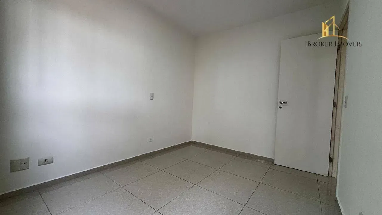 2-bedroom apartment with a closed kitchen and stove — photo 14