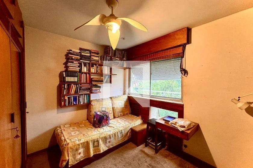Furnished apartment, 180 m², with a glass-enclosed balcony — photo 15