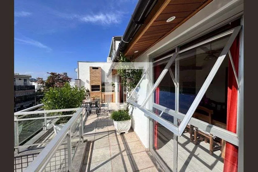 Duplex penthouse with 3 bedrooms and 254 m², 2 parking — photo 22