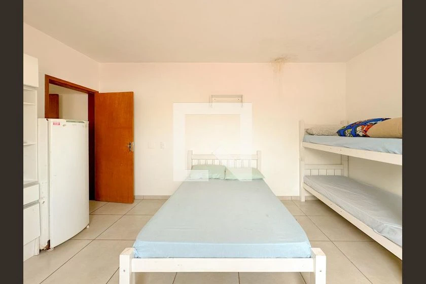 Studio with 1 bedroom, 1 bathroom and private garden — photo 6