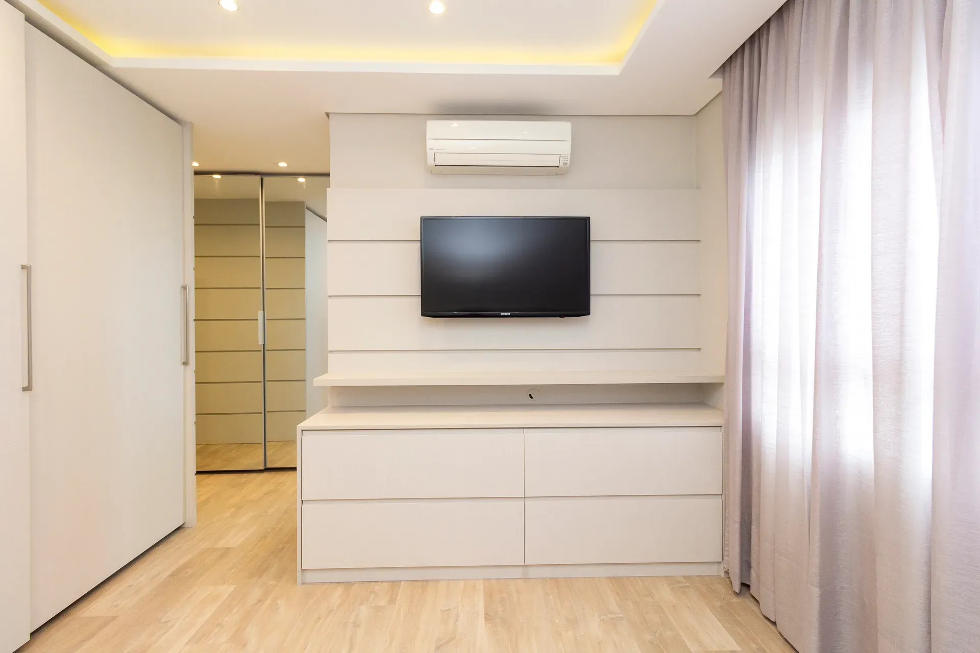 Unfurnished 4-bedroom apartment with 5 bathrooms — photo 61