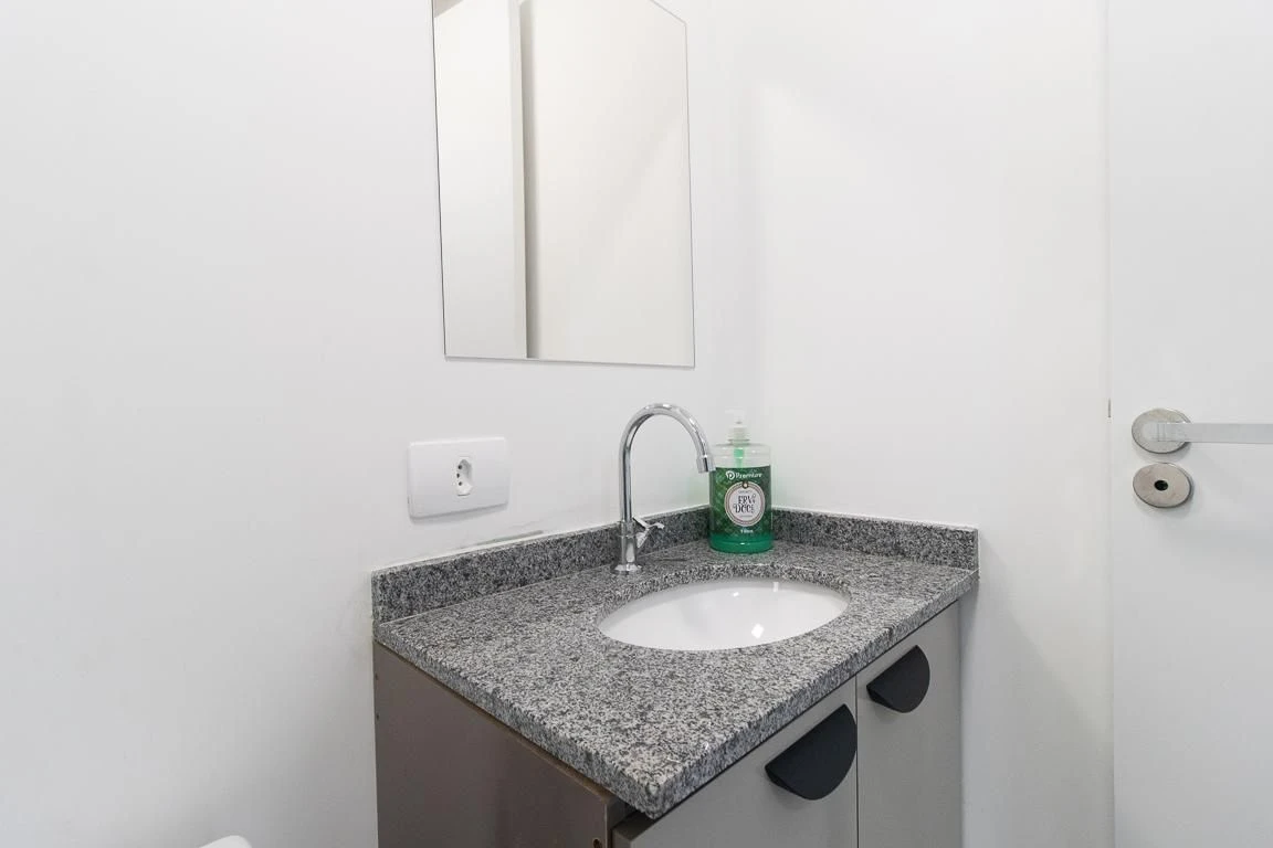 Furnished studio, 20 m², with floor-to-ceiling windows — photo 7