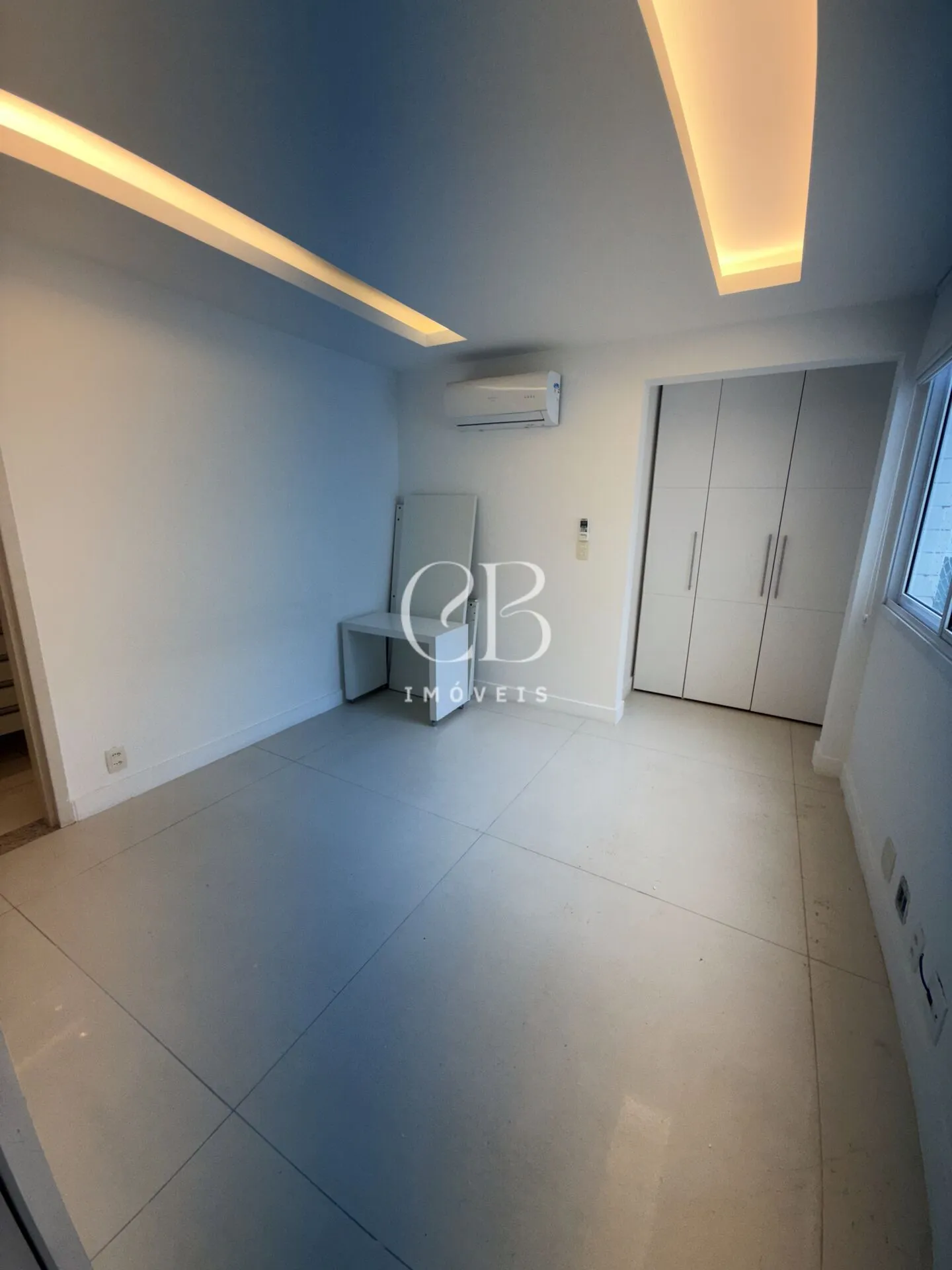4-bedroom apartment with 5 bathrooms and 3 parking spaces — photo 31
