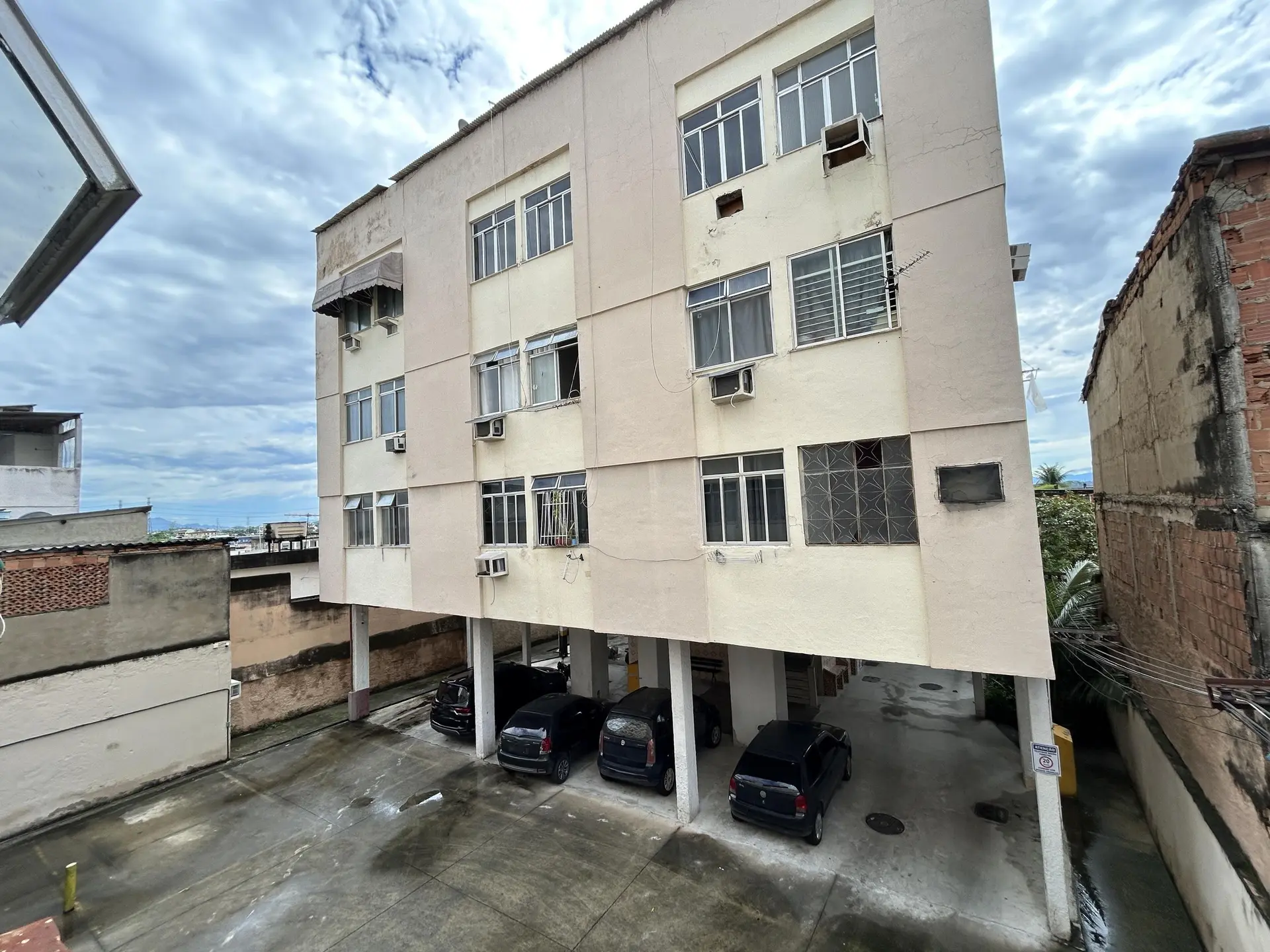 Unfurnished 1-bedroom apartment with 1 parking space — photo 12