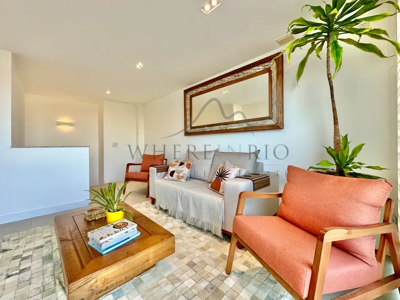 3-bedroom penthouse with 3 bathrooms — photo 3