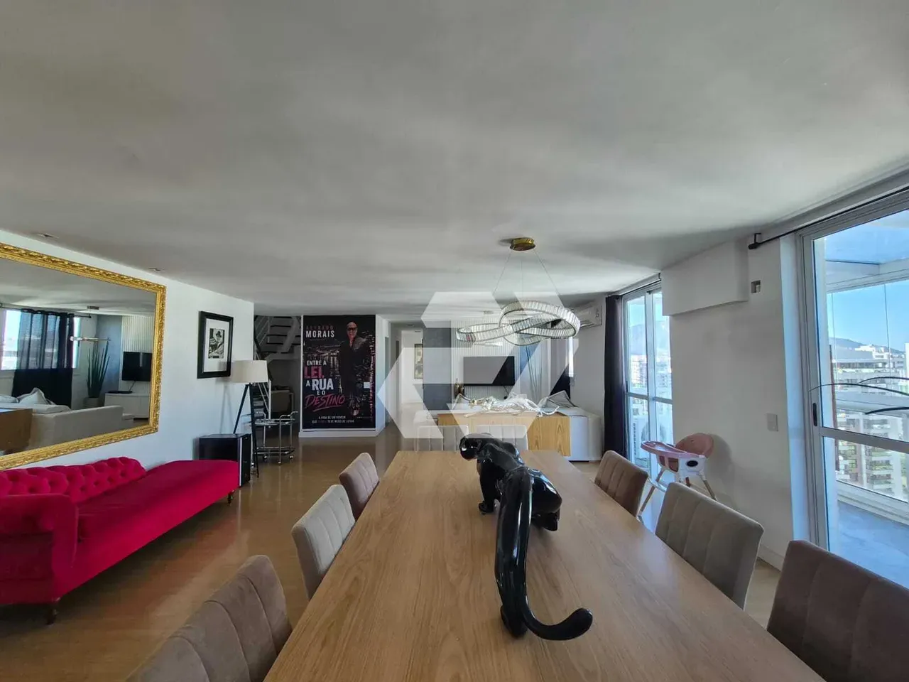 Furnished 4-bedroom apartment with building pool — photo 4