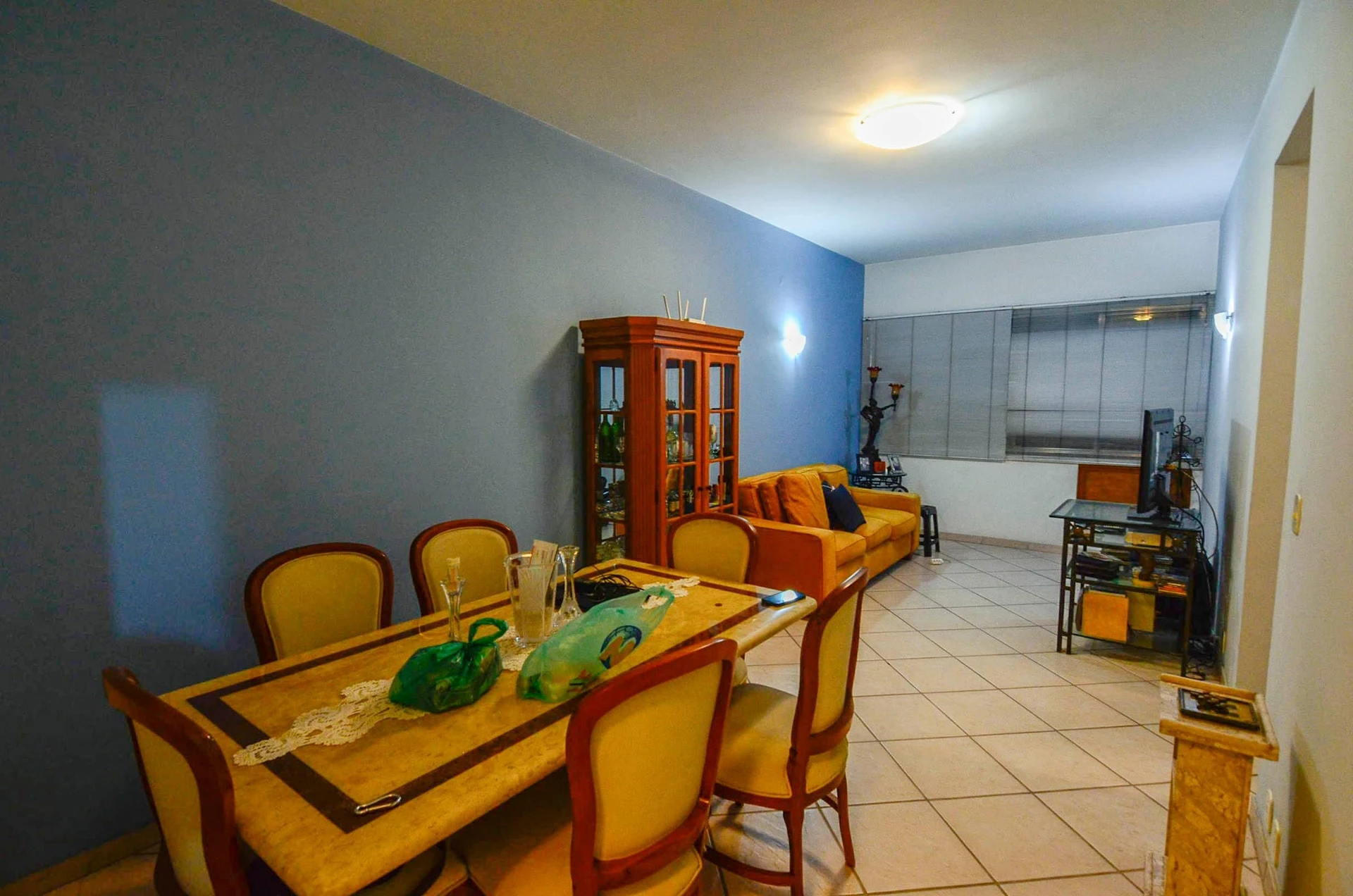 Furnished 2-bedroom apartment with a gas stove — photo 5