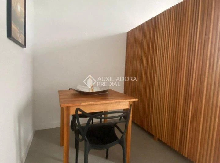 Estudio amueblado con cocina abierta y 61 m² — photo 8