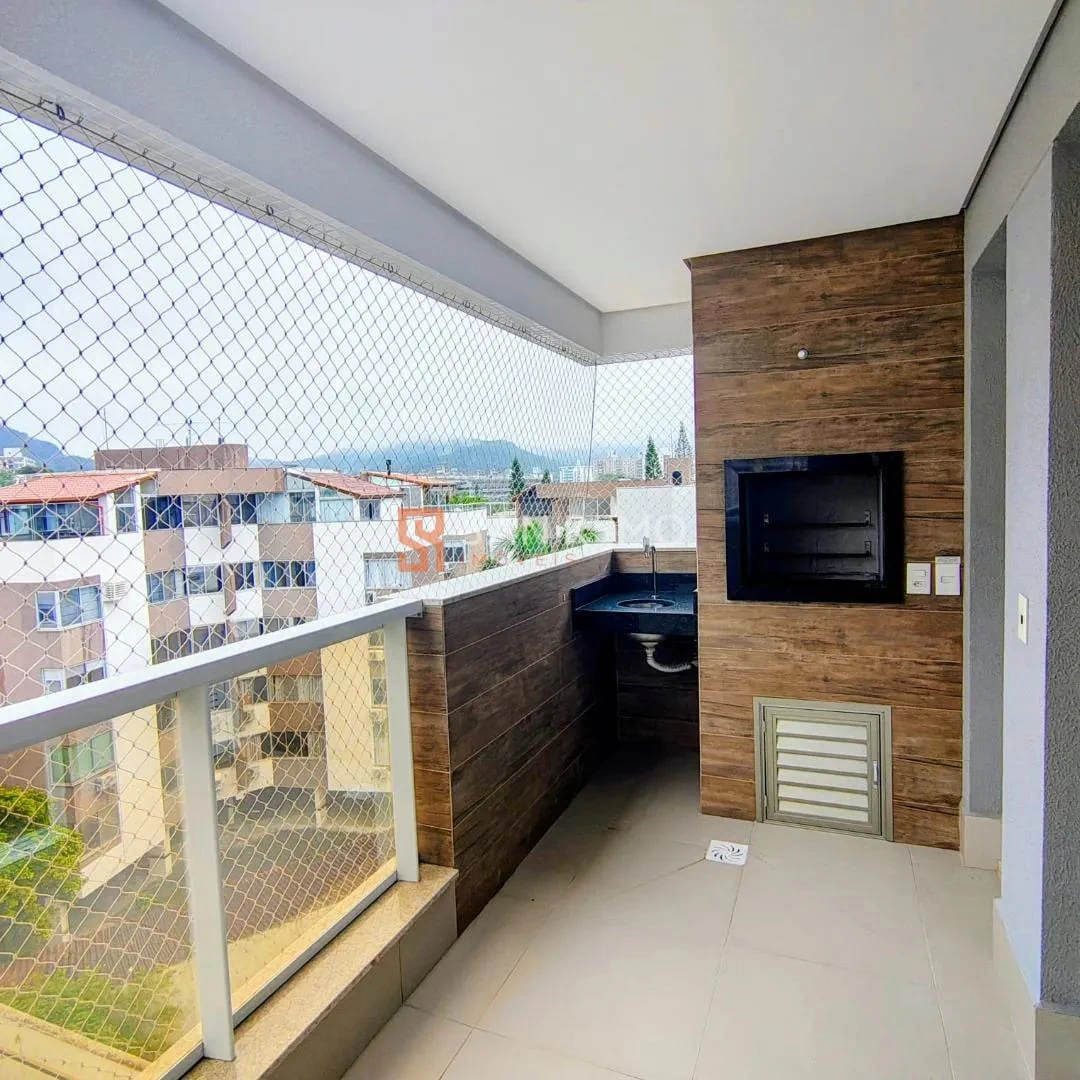 Apartment, 74 m², with a glass-enclosed balcony