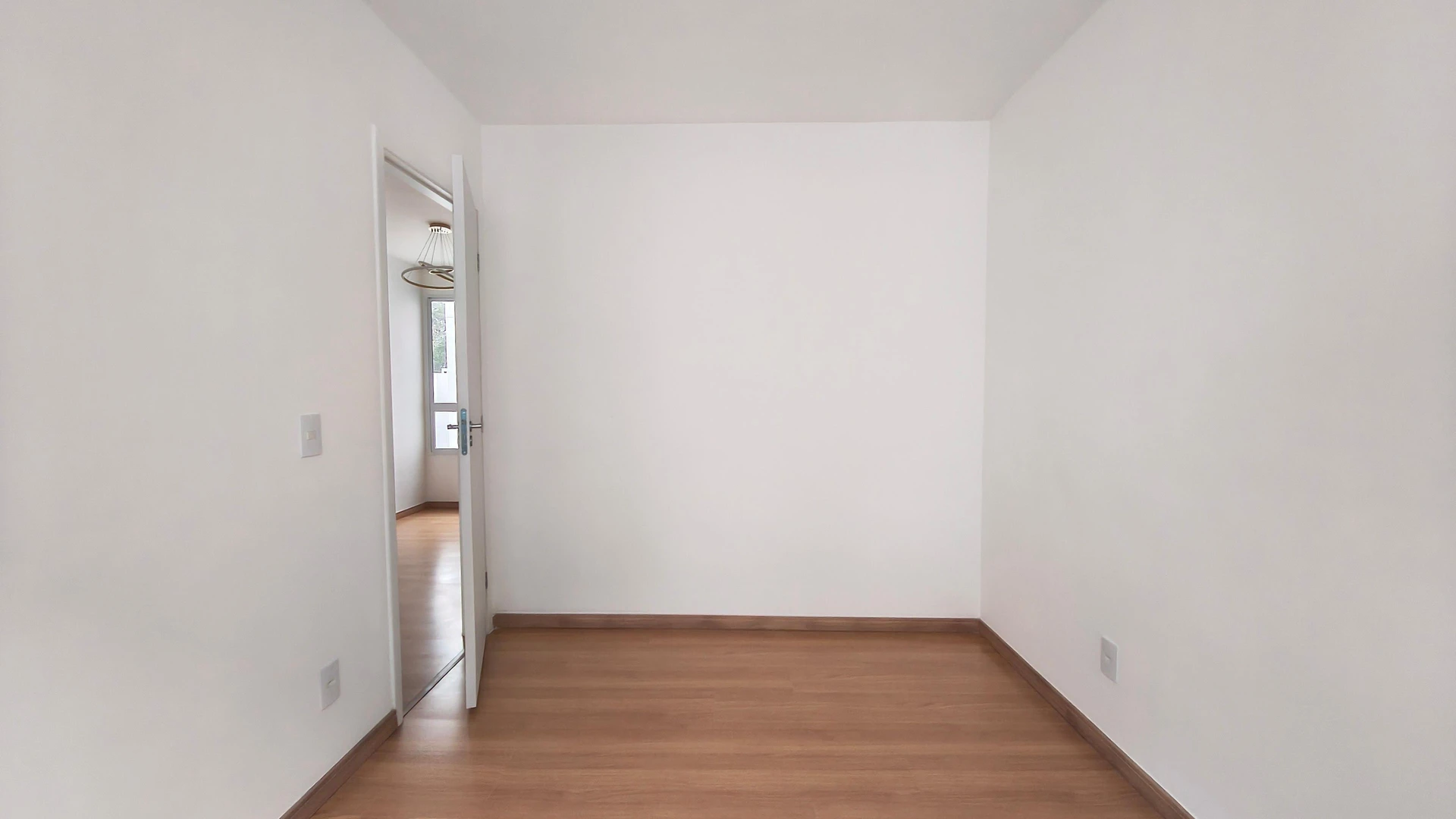 2-bedroom apartment with wood or laminate floors — photo 13