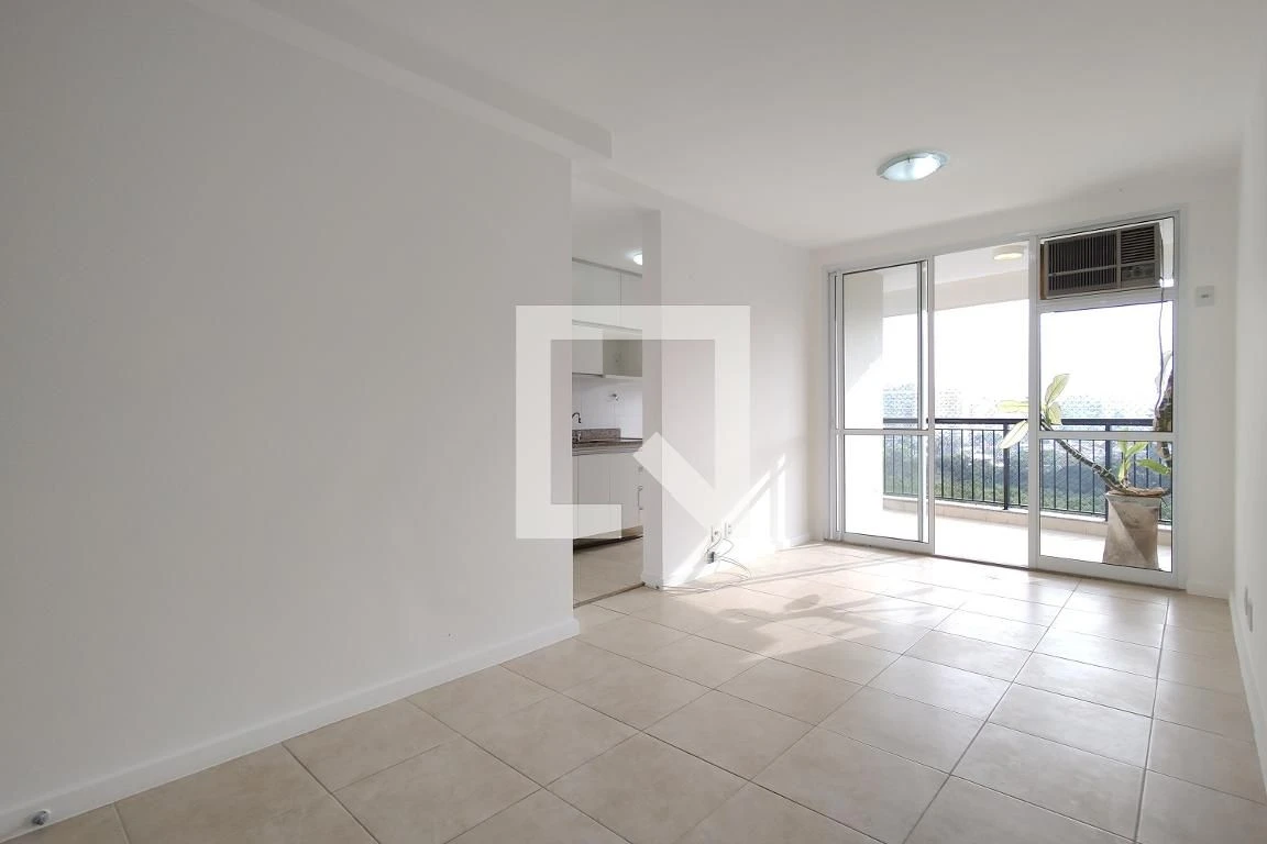 Apartamento, 70 m², com janelas do piso ao teto — photo 2
