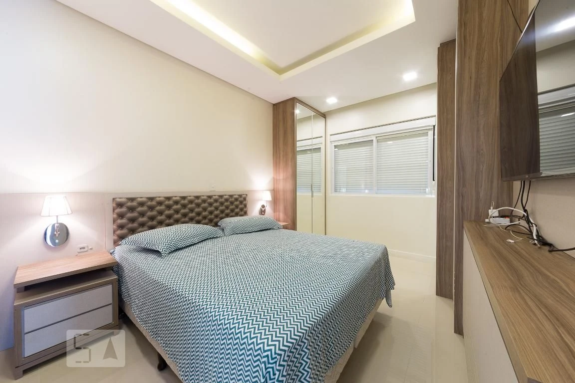 Glass-enclosed balcony in a 2-bedroom apartment, 189 m² — photo 30