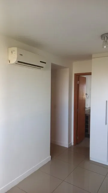 Top-floor apartment with 3 bedrooms and 4 bathrooms — photo 14