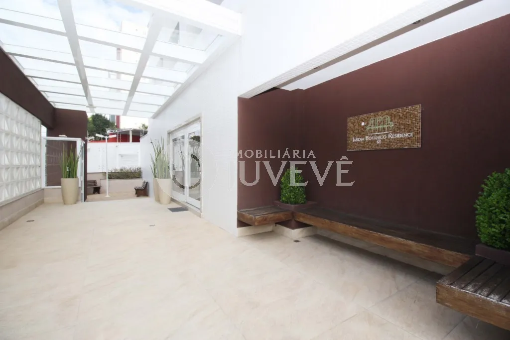 Apartment, 93 m², with a glass-enclosed balcony — photo 56